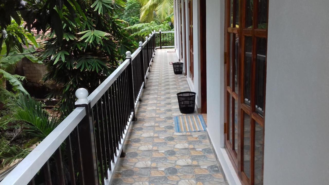 Rainbow Guest House Хикадува Екстериор снимка