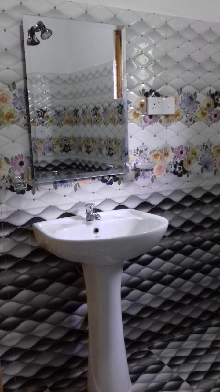 Rainbow Guest House Хикадува Екстериор снимка