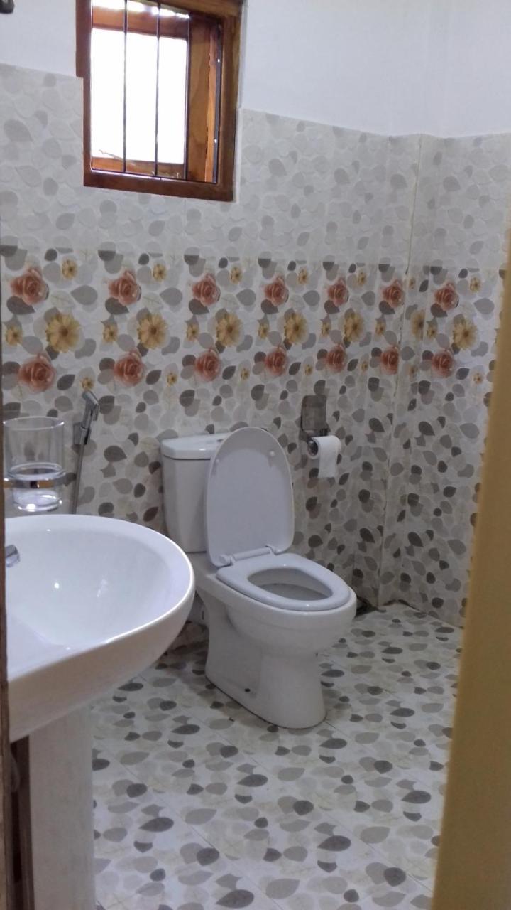 Rainbow Guest House Хикадува Екстериор снимка