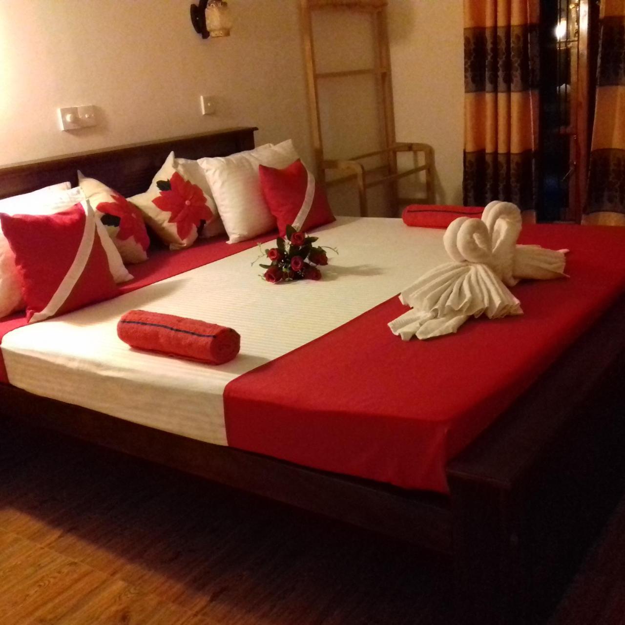 Rainbow Guest House Хикадува Екстериор снимка