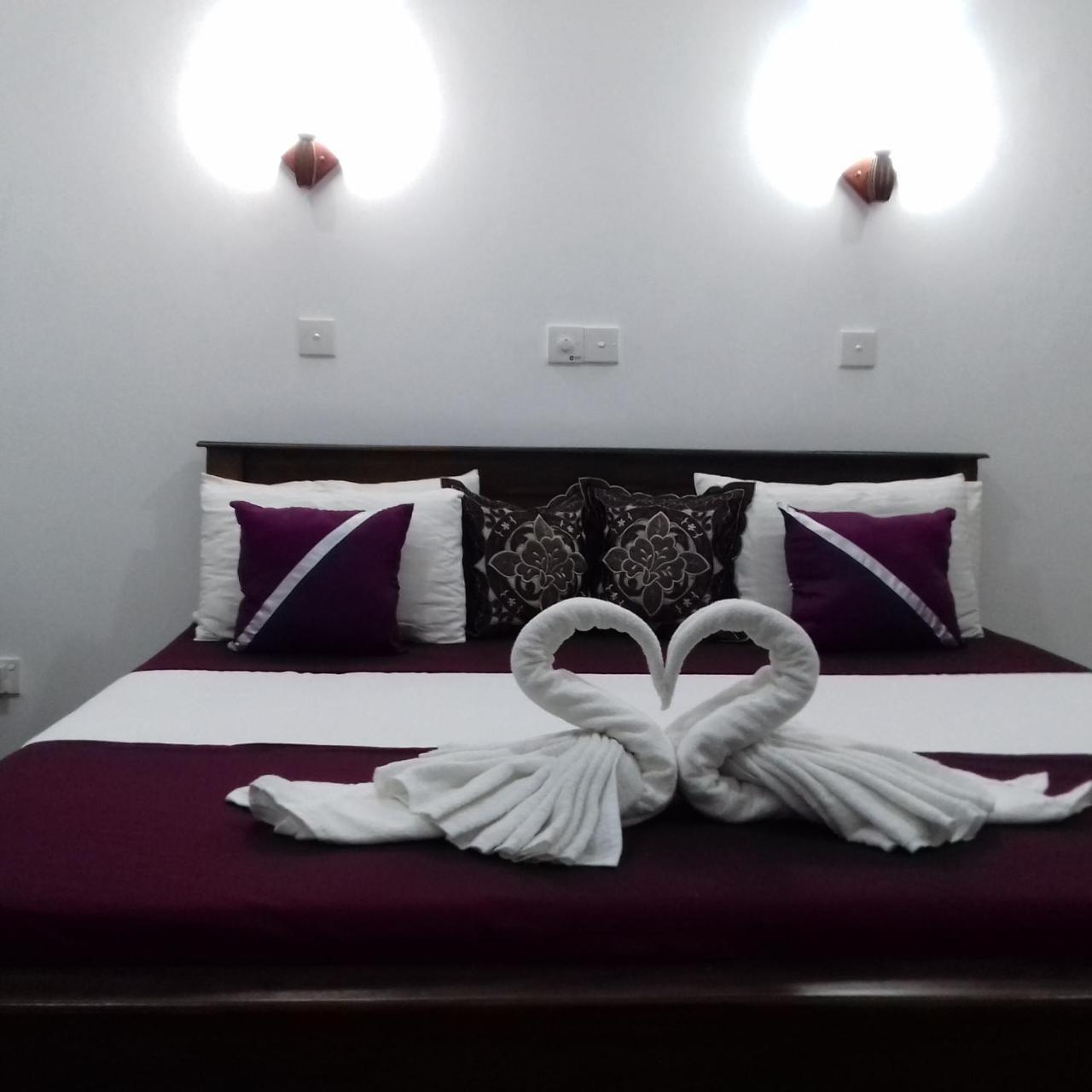 Rainbow Guest House Хикадува Екстериор снимка