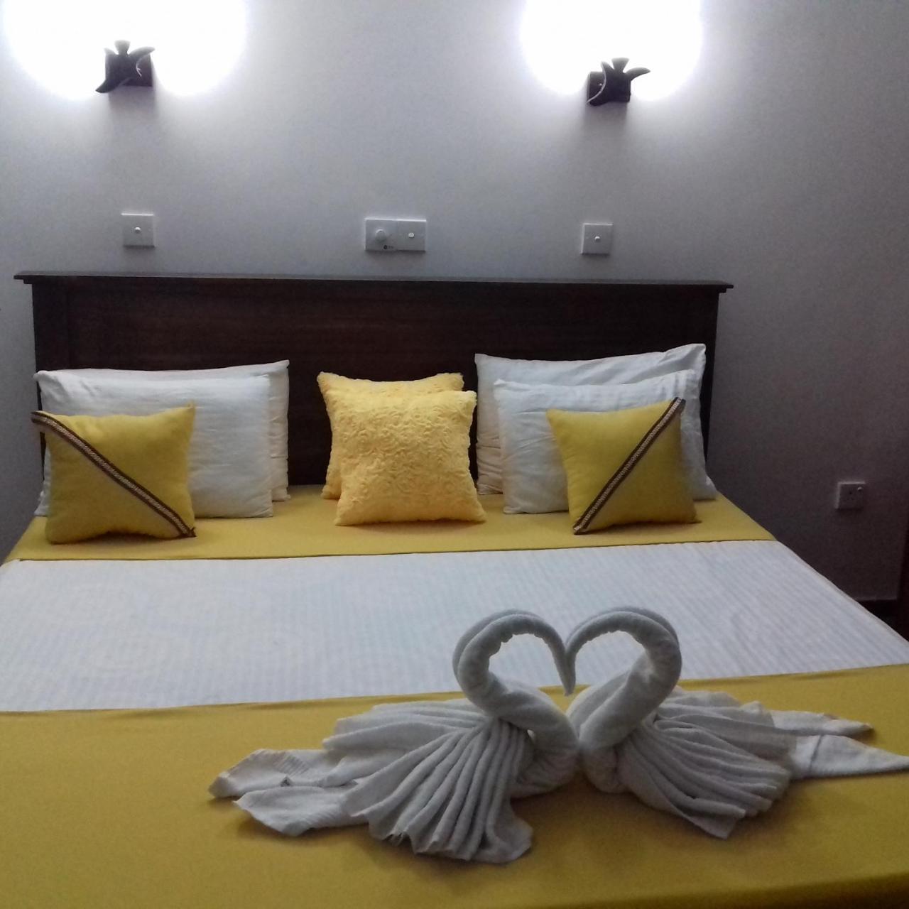 Rainbow Guest House Хикадува Екстериор снимка
