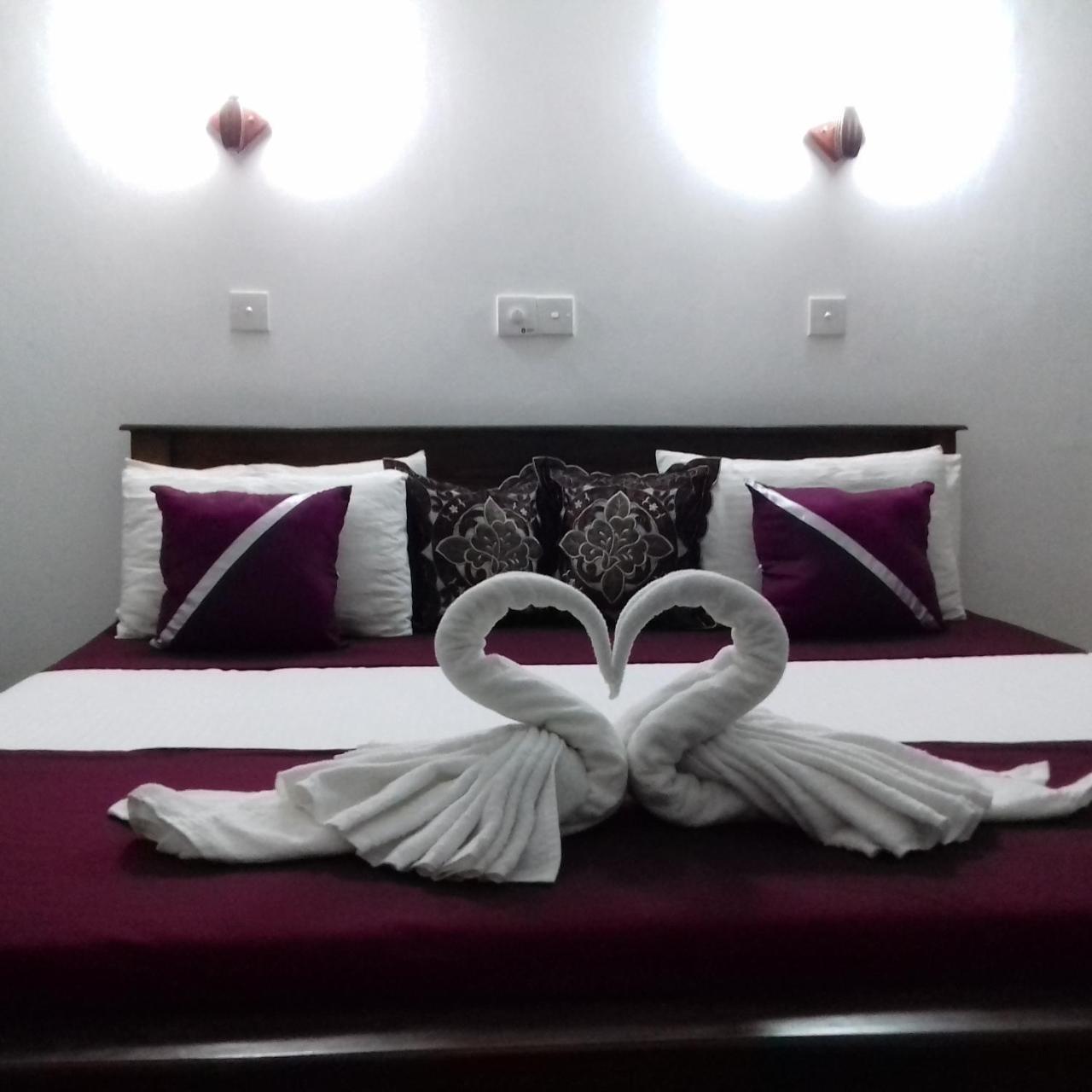 Rainbow Guest House Хикадува Екстериор снимка