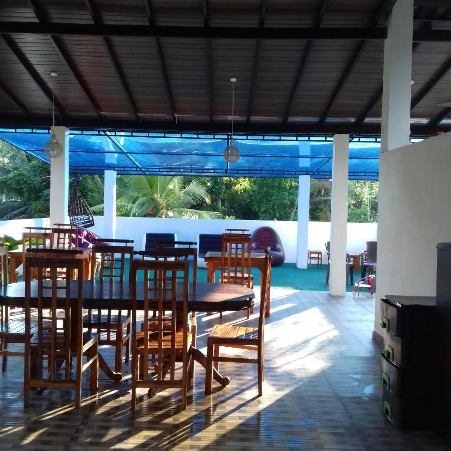 Rainbow Guest House Хикадува Екстериор снимка